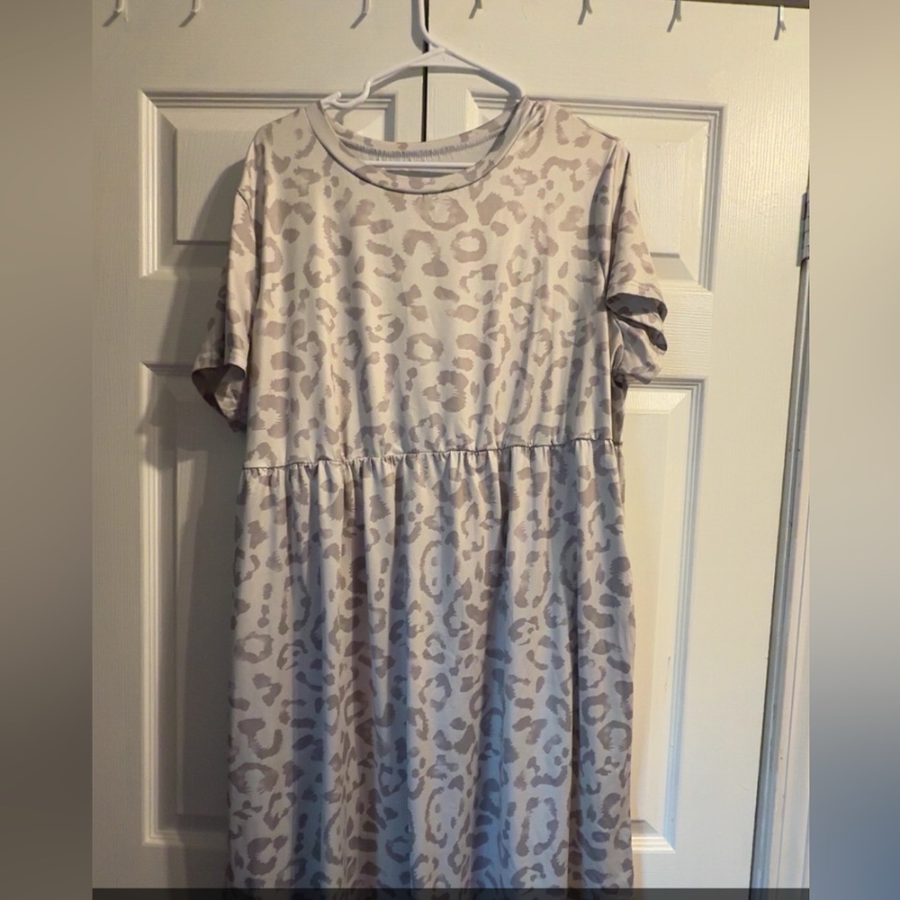 Stylish Cream Leopard Print Maxi Dress